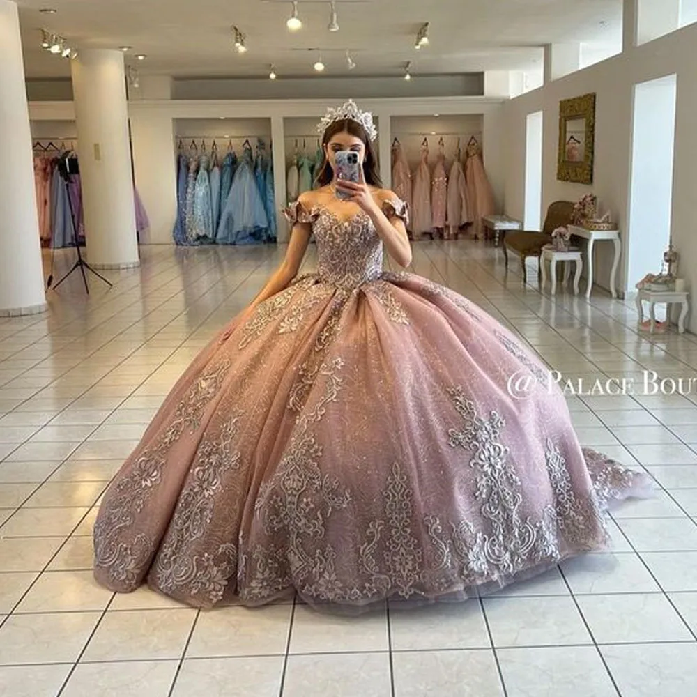 Pink Glitter Crystal Sequined Quinceanera Dresses Ball Gown Off The Shoulder Appliques Lace Sweet 15 16 Vestidos De XV Años
Pink Glitter Crystal Sequined Quinceanera Dresses Ball Gown Off The Shoulder Appliques Lace Sweet 15 16 Vestidos De XV Años