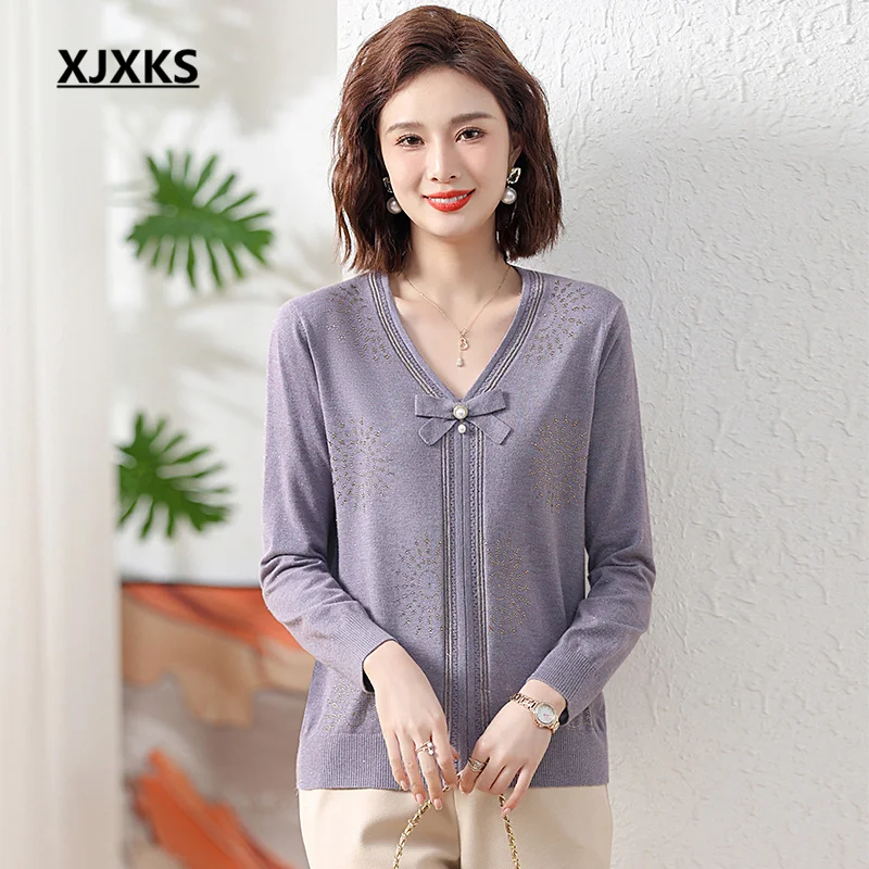 XJXKS 2023 Autumn And Winter New Fashion V-neck Exquisite Diamond Women's Sweater High Quality Wool Knitted Pullover
XJXKS 2023 Autumn And Winter New Fashion V-neck Exquisite Diamond Women's Sweater High Quality Wool Knitted Pullover
