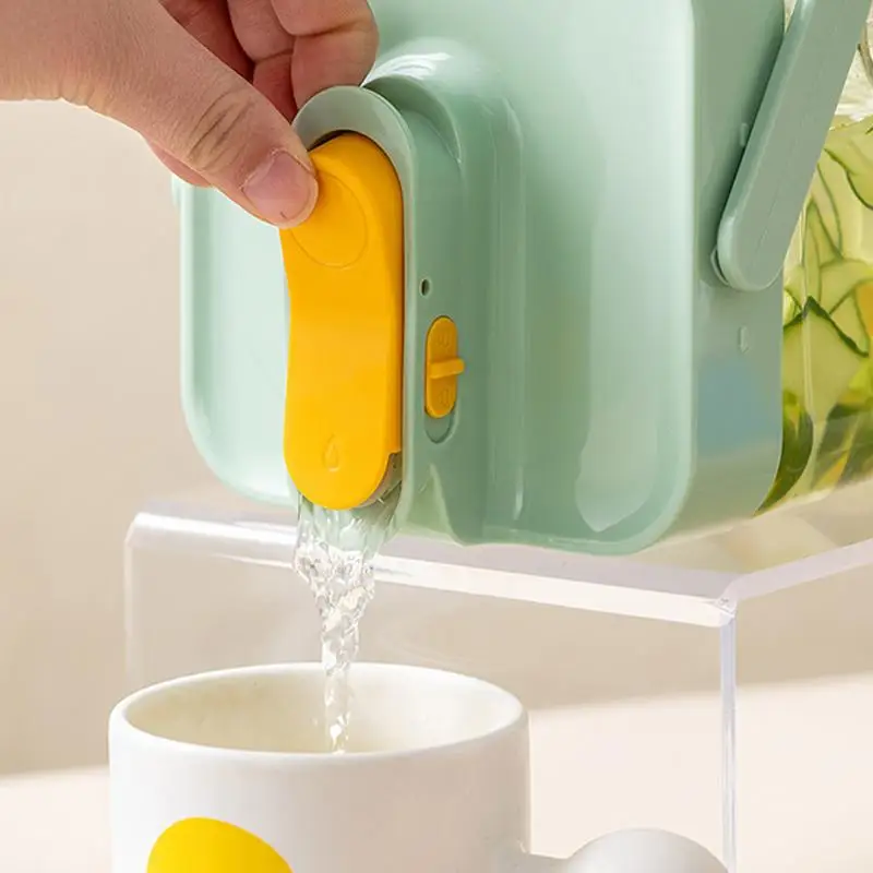 

2.3L Refrigerator Juice Water Pitcher Cold Water Pitcher Portable Refrigerator Iced Beverage Dispenser Drink Containers for Tea