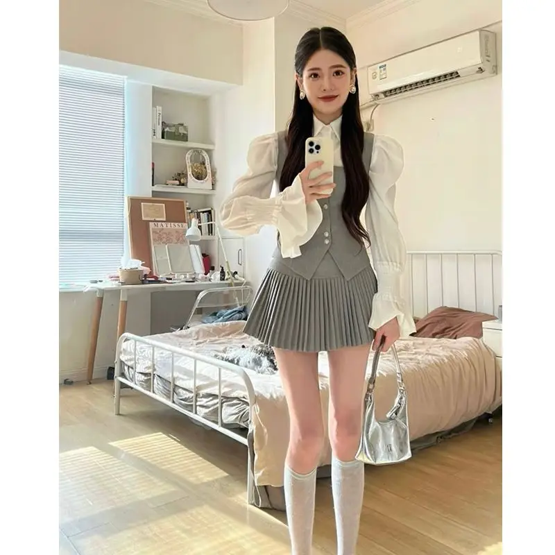 2024 high waisted pleated skirt fashion three piece set autumn new japan korea style new women fashion school jk uniform set
2024 high waisted pleated skirt fashion three piece set autumn new japan korea style new women fashion school jk uniform set