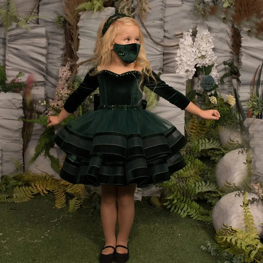 Exquisite Emered Flower Girl Dress Tiered Tulle Velvet Top Little Princess Wedding Party Gown Kid Birthday Dress Bow
Exquisite Emered Flower Girl Dress Tiered Tulle Velvet Top Little Princess Wedding Party Gown Kid Birthday Dress Bow