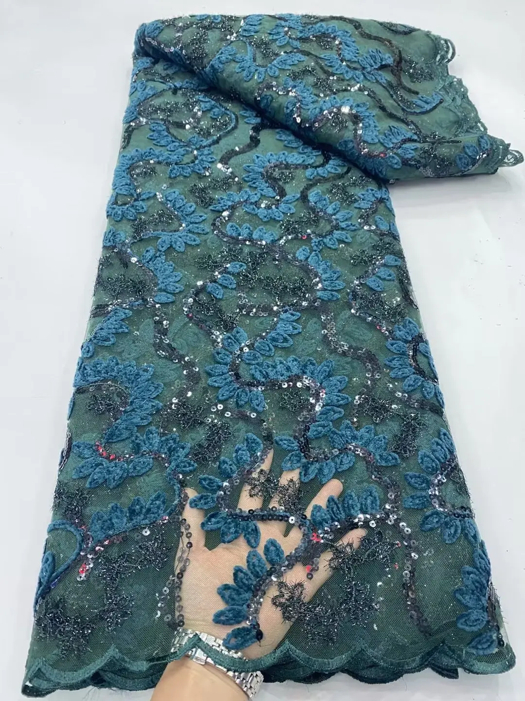 New Design African Tulle Lace Fabric 5 Yards 2022 High Quality Nigerian Party Sequins Embroidery French Tulle Lace Fabric dp-135 
New Design African Tulle Lace Fabric 5 Yards 2022 High Quality Nigerian Party Sequins Embroidery French Tulle Lace Fabric dp-135