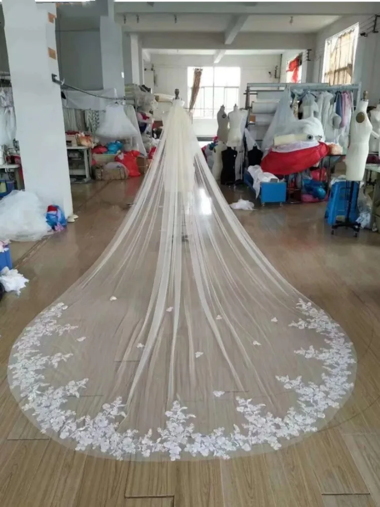White Ivory Real Photo 3m 4m 5m One Layer Wedding Veil With Comb Lace Edge Bridal Veils Appliqued Cathedral Wedding WED VEIL
White Ivory Real Photo 3m 4m 5m One Layer Wedding Veil With Comb Lace Edge Bridal Veils Appliqued Cathedral Wedding WED VEIL