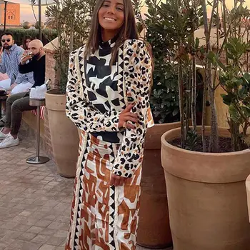 Conjuntos de saia sensual e elegante Hotsweet Preppy para mulheres: uma adição ousada ao seu guarda-roupa 9 Retro Contrast Printed Women's 2-piece Set Chic Mock Neck Long Sleeves Top Slit A-line Skirt Suit Lady Vacation Elegant Outfits