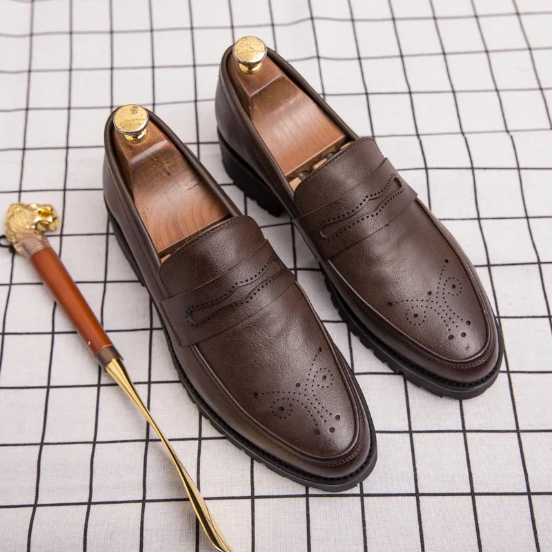 Brand Designer Leather Business Shoes Men's Dress Shoes High-quality boots with soft soles and pointed toe brogues 38-47
Brand Designer Leather Business Shoes Men's Dress Shoes High-quality boots with soft soles and pointed toe brogues 38-47