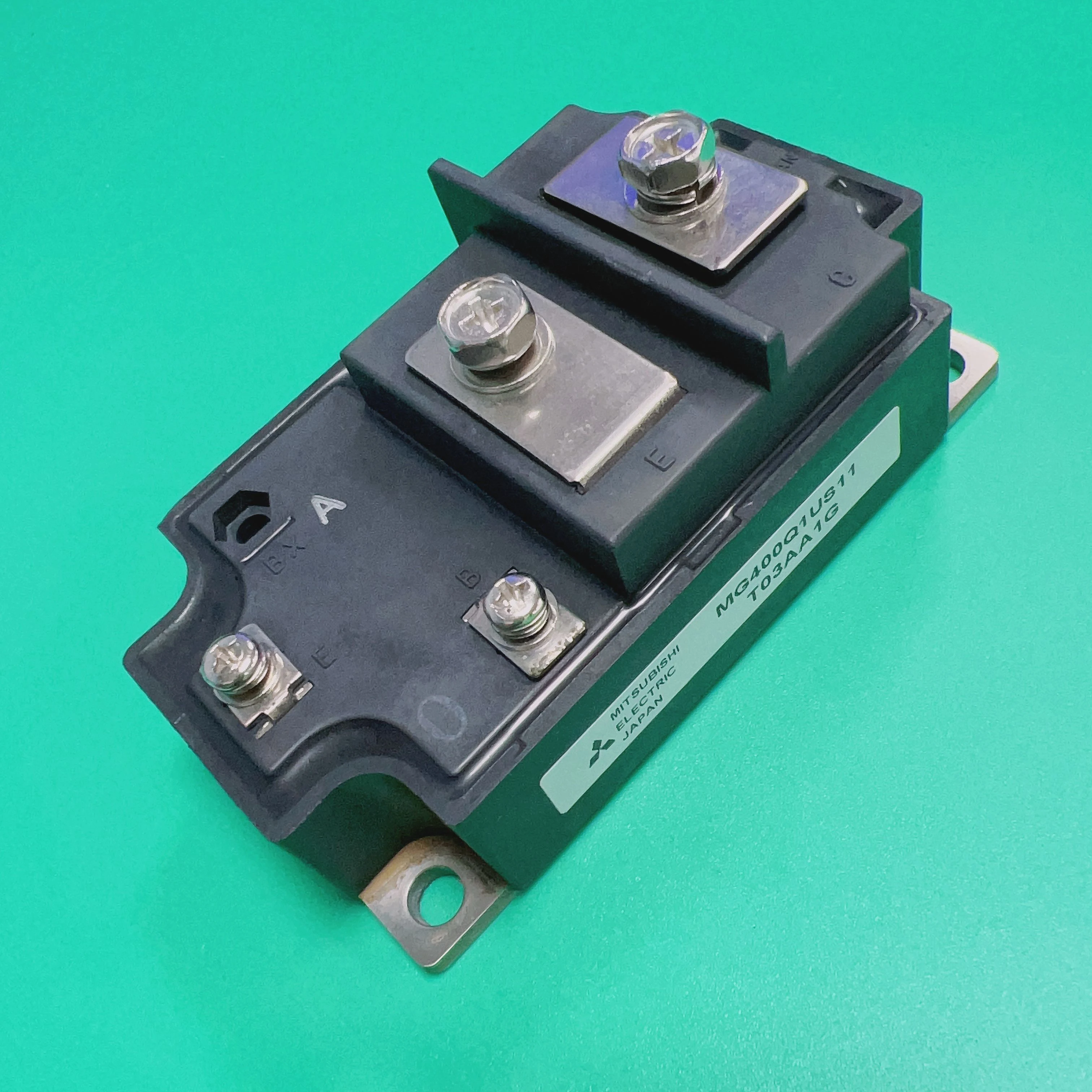 MG400Q1US11 модуль N канала IGBT (с переключателями высокой мощности, приложения управления двигателем)
MG400Q1US11 модуль N канала IGBT (с переключателями высокой мощности, приложения управления двигателем)