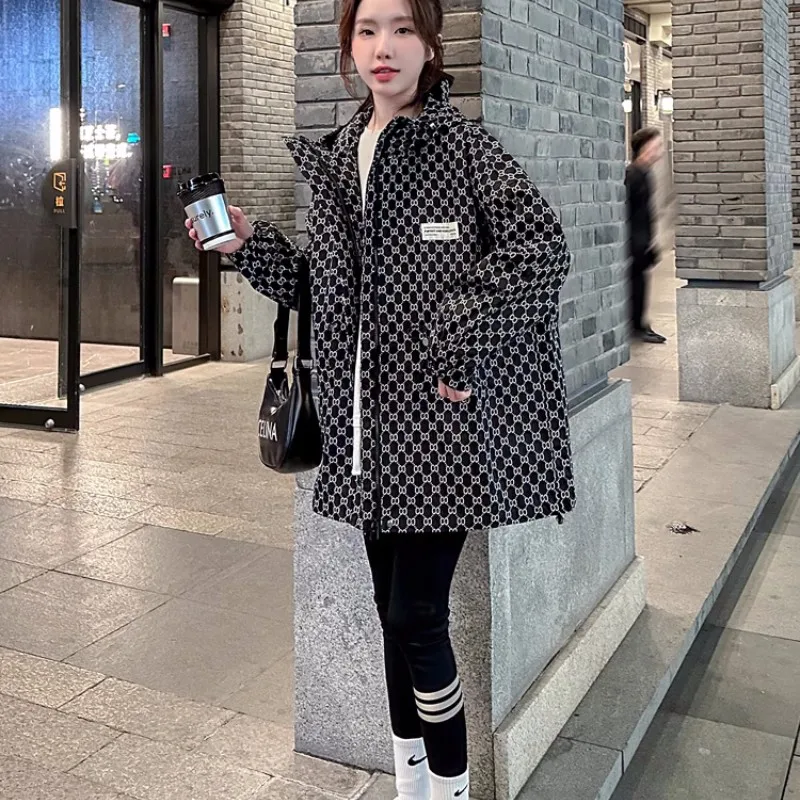 

European Style Trench 2023, early Spring and Autumn, The new High-end Deep Fried Street, Age-Reducing Printing Ladies Short Jack