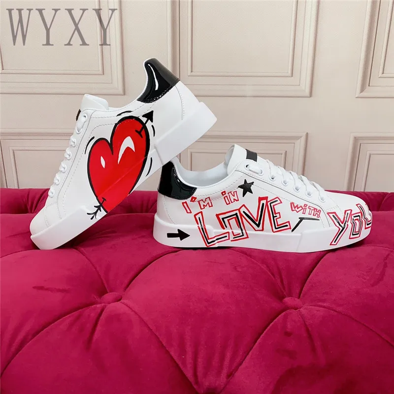 Spring New Round Toe Lace Up Shoes For Women Genuine Leather Couple Sneakers Graffiti Sports Casual Flats Designer Men Shoes
Spring New Round Toe Lace Up Shoes For Women Genuine Leather Couple Sneakers Graffiti Sports Casual Flats Designer Men Shoes
