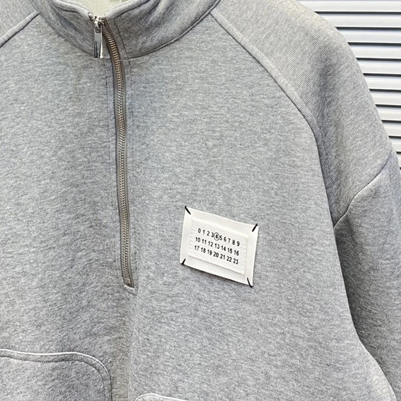 Real Life Photos Autumn Winter New 마르지 엘라 Hoodie Pullover Hand Sewn Small Embroidery Logo Loose マルジェラ Hoody Sweatshirts
Real Life Photos Autumn Winter New 마르지 엘라 Hoodie Pullover Hand Sewn Small Embroidery Logo Loose マルジェラ Hoody Sweatshirts