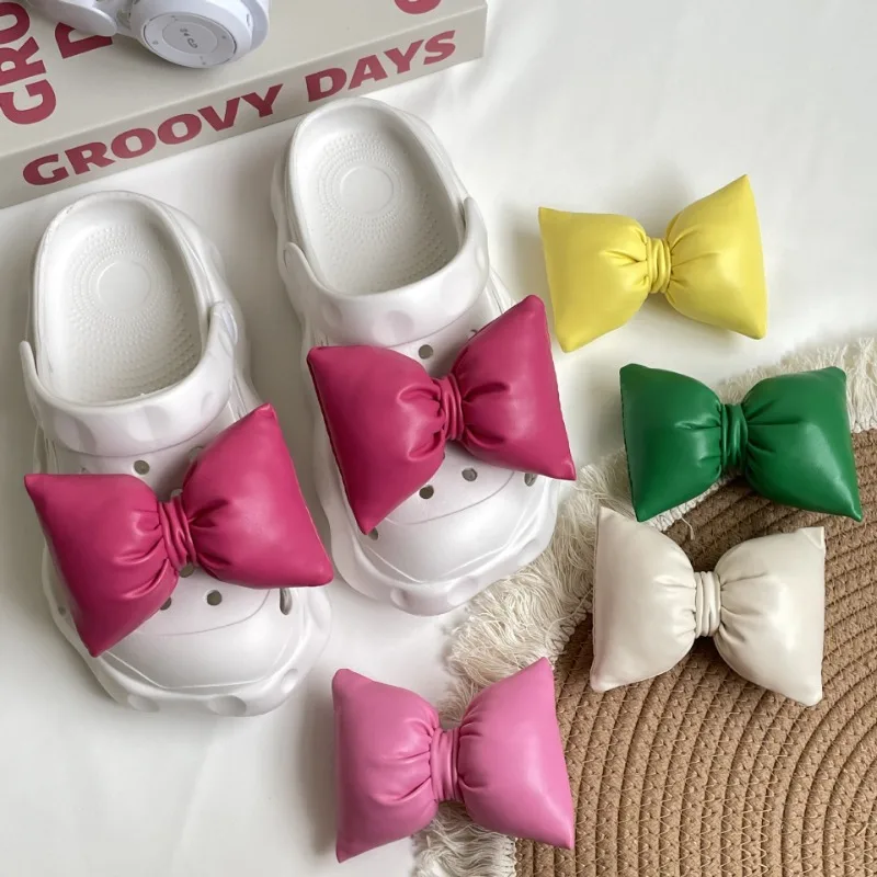 Новое поступление DIY Croc шармы Дизайнерские Модные Качественные садовые обувные пряжки красочный бант Croc аксессуары милые универсальные
Новое поступление DIY Croc шармы Дизайнерские Модные Качественные садовые обувные пряжки красочный бант Croc аксессуары милые универсальные