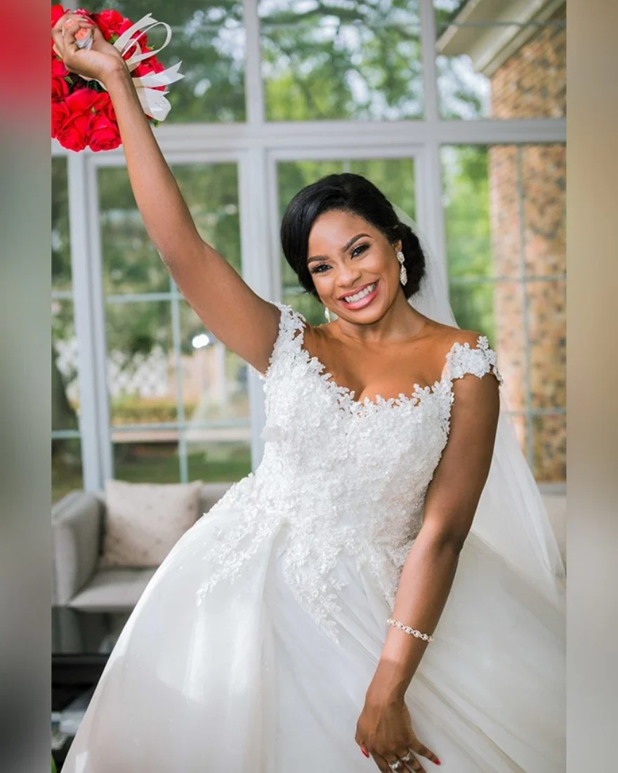 Gorgeous Wedding Dresses 2024 For Women O-Neck Lace Appliques Glitter Tulle Plus Size African Bridal Gowns Vestidos De Novia
Gorgeous Wedding Dresses 2024 For Women O-Neck Lace Appliques Glitter Tulle Plus Size African Bridal Gowns Vestidos De Novia