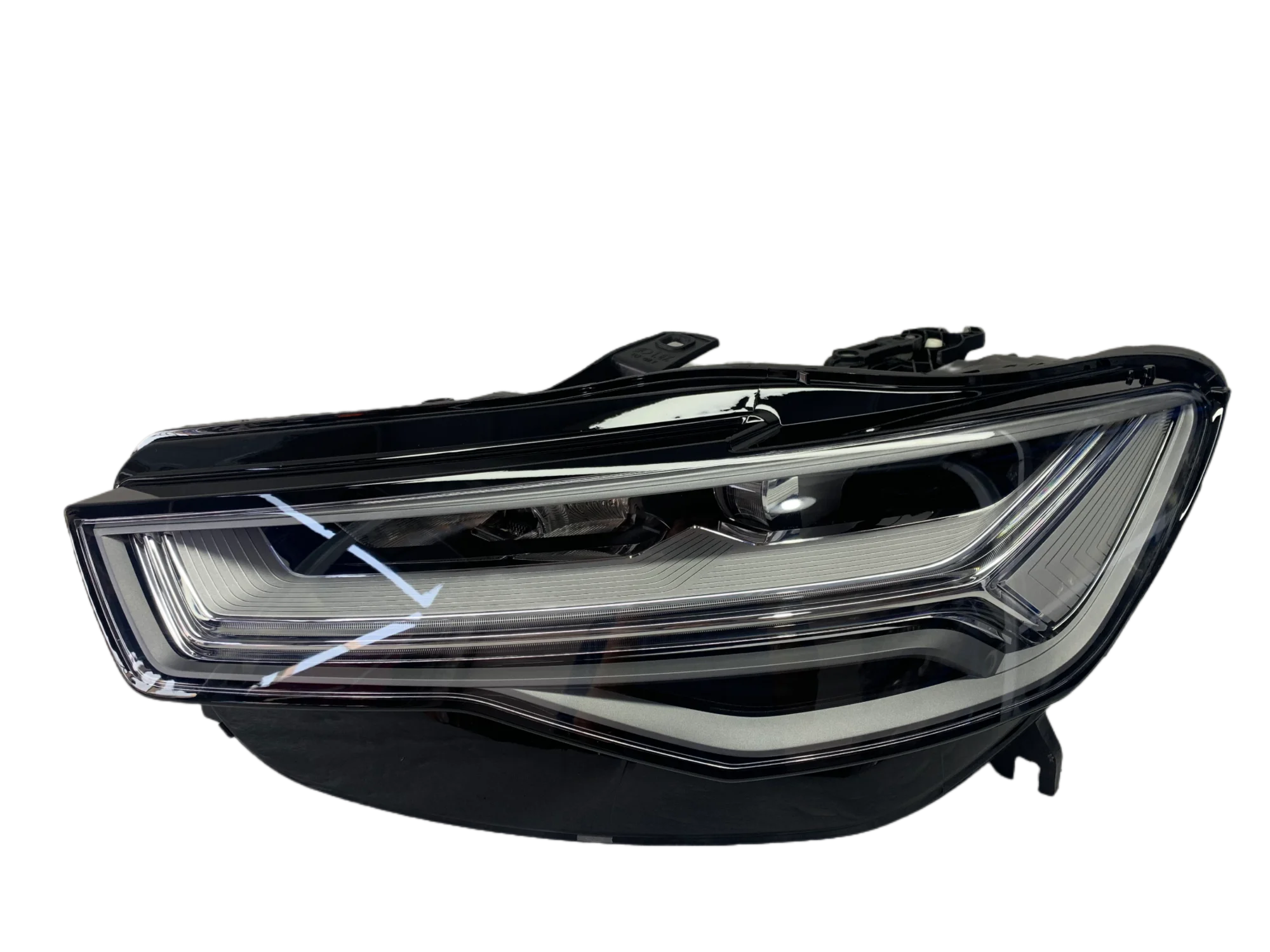 Original high-quality car headlights suitable for 2012-2018 Audi A6 A6L C7 all LED headlights OE 4G0941773H 
Original high-quality car headlights suitable for 2012-2018 Audi A6 A6L C7 all LED headlights OE 4G0941773H