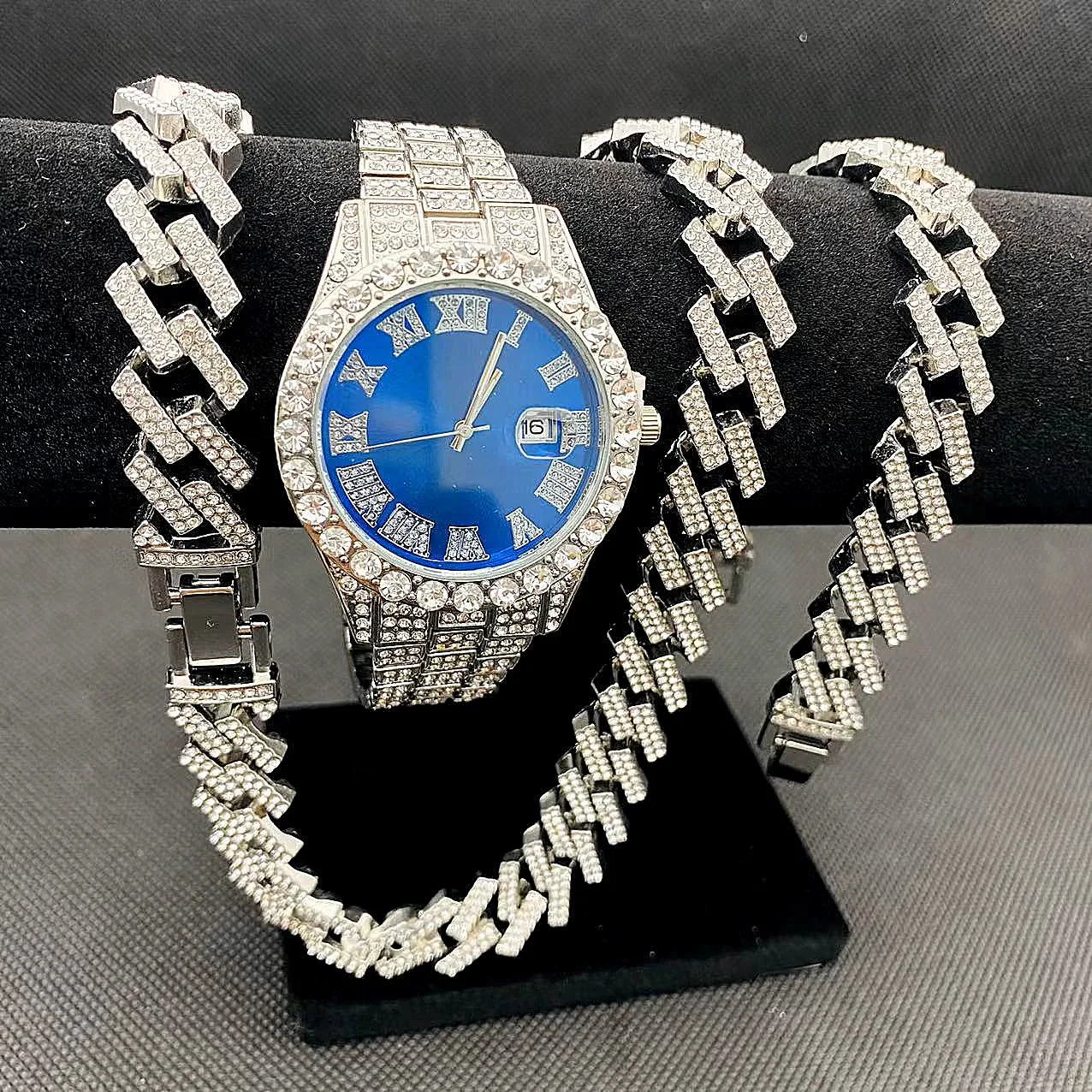 3PCS Full Iced Out Watch Mens Cuban Chain Bracelet Necklaces Choker Hip Hop Jewelry for Men Gold Chains Watch Women Jewelry Set
3PCS Full Iced Out Watch Mens Cuban Chain Bracelet Necklaces Choker Hip Hop Jewelry for Men Gold Chains Watch Women Jewelry Set