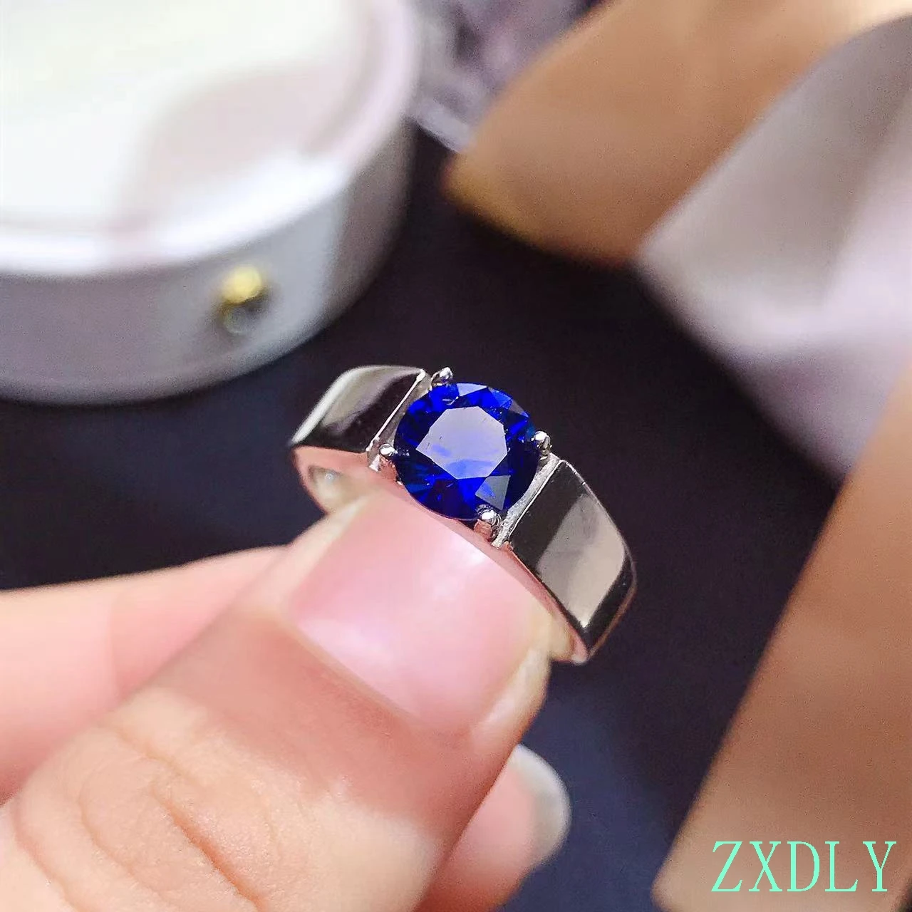 2022 Classic Natural Sapphire Ring for Women men Jewelry Real 925 Silver Good Gift No Sign Engagement Ring For Wedding
2022 Classic Natural Sapphire Ring for Women men Jewelry Real 925 Silver Good Gift No Sign Engagement Ring For Wedding