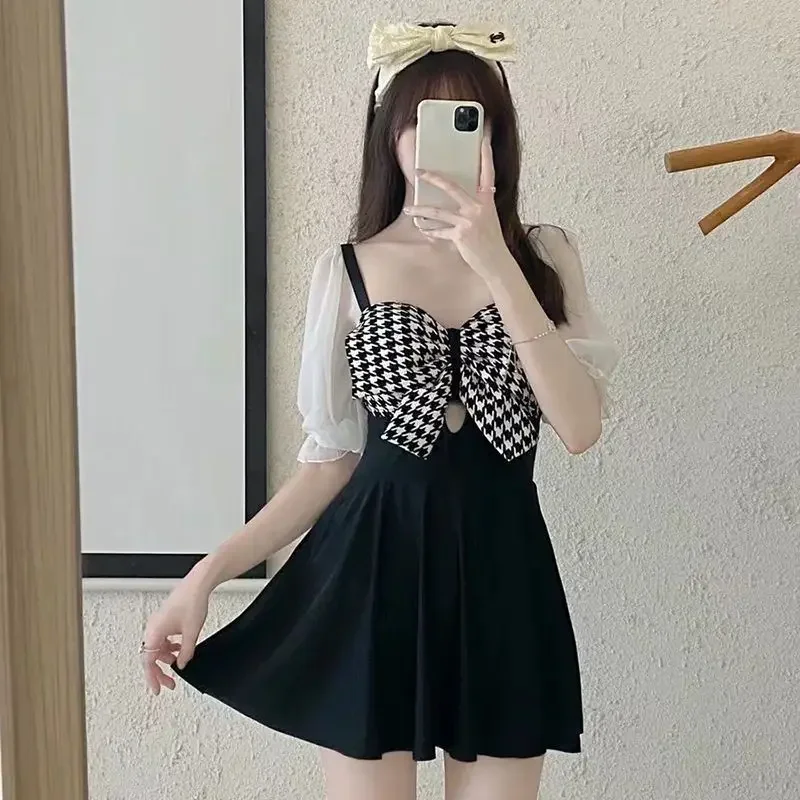 Cute Women's Bowknot Bikini Set Glitter Sequin Three-Piece Bathing Suit Sexy Strapless High Waist Swimsuit Black Summer Beach 
Cute Women's Bowknot Bikini Set Glitter Sequin Three-Piece Bathing Suit Sexy Strapless High Waist Swimsuit Black Summer Beach