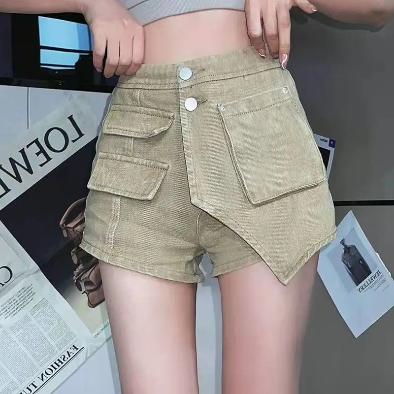 New Fashion High-quality Hot Girl Tooling Denim Shorts with Irregular Design High Waist and Thin A-line Wide-leg Denim Shorts
New Fashion High-quality Hot Girl Tooling Denim Shorts with Irregular Design High Waist and Thin A-line Wide-leg Denim Shorts