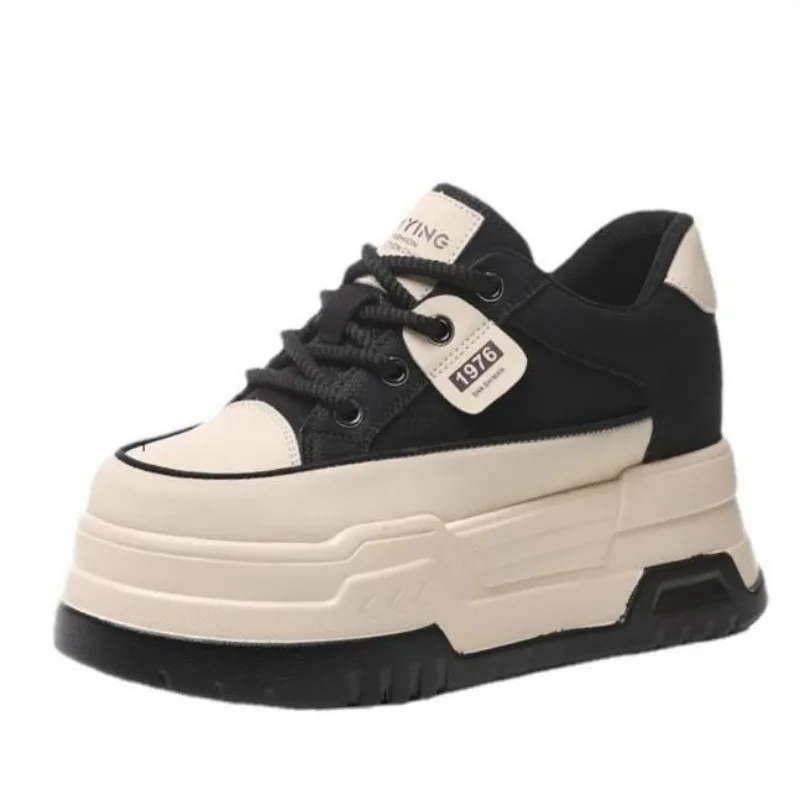 Женские кроссовки на танкетке 7 см, Натуральная Воловья кожа, на вулканизированной подошве, брендовые, устойчивые повседневные, для скейтбординга, высокий каблук
Женские кроссовки на танкетке 7 см, Натуральная Воловья кожа, на вулканизированной подошве, брендовые, устойчивые повседневные, для скейтбординга, высокий каблук