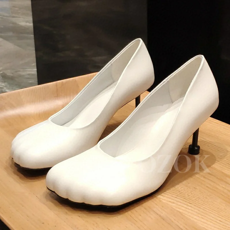 Female Pumps Summer New Unique Round Head Design Elegant Banquet High Heels Genuine Leather Material Women Single Shoes
Female Pumps Summer New Unique Round Head Design Elegant Banquet High Heels Genuine Leather Material Women Single Shoes