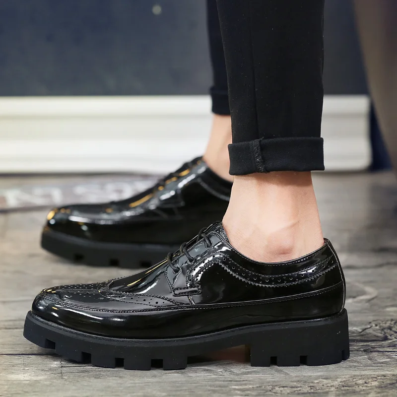 new arrival mens fashion wedding party wear patent leather platform shoes lace-up brogue shoe carving bullock footwear chaussure 
new arrival mens fashion wedding party wear patent leather platform shoes lace-up brogue shoe carving bullock footwear chaussure