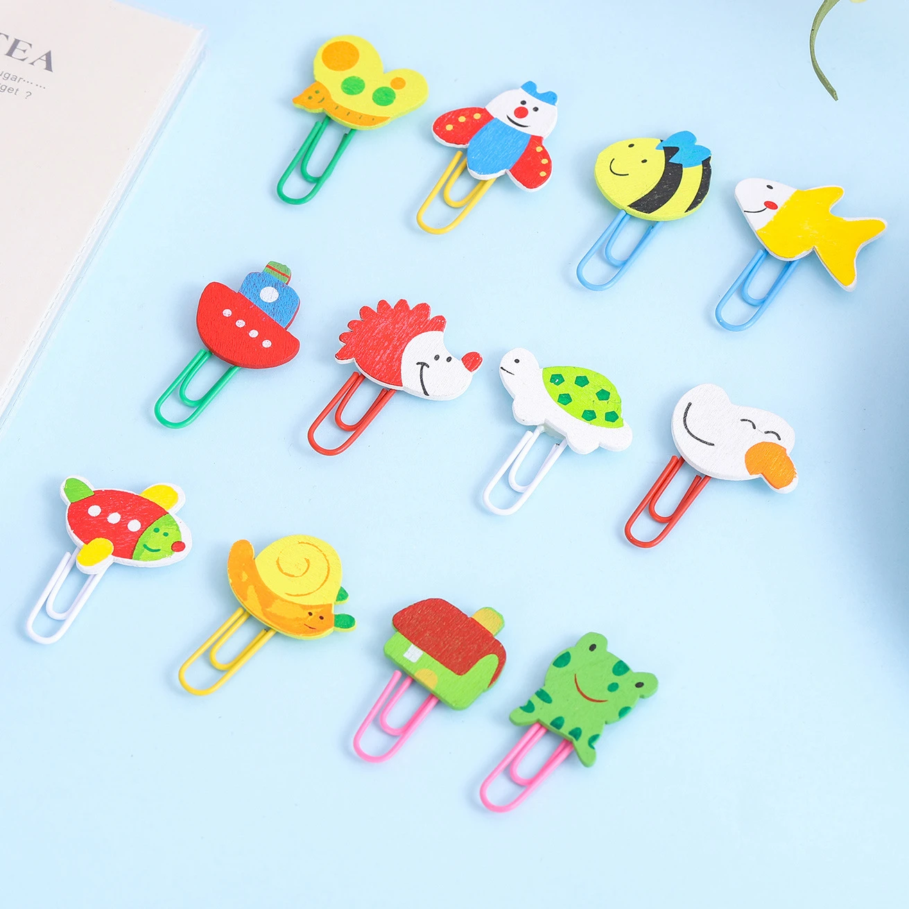 

12Pcs/Set Creative Cute Animal Paper Clip Bookmark Kids Stationery Kawaii Cartoon Bee Frog Wooden Paperclips Office Gadgets Gift