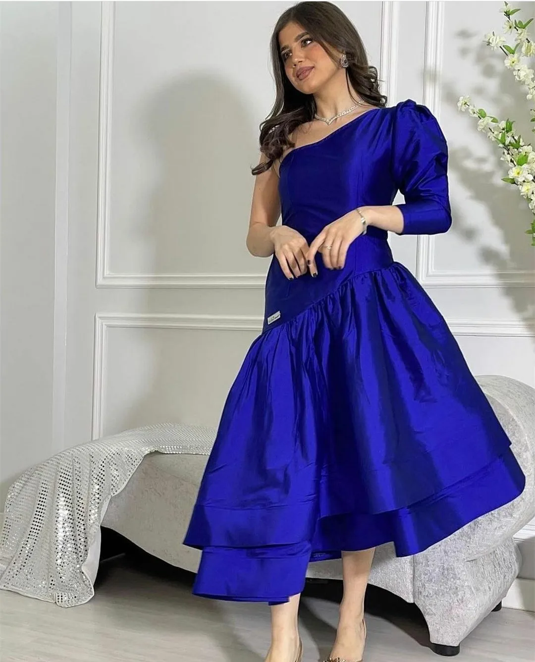 Short Taffeta Royal Blue Evening Dress A-Line One Shoulder Pleated Prom Dresses Robes de soirée tea Length Party Dress for Women
Short Taffeta Royal Blue Evening Dress A-Line One Shoulder Pleated Prom Dresses Robes de soirée tea Length Party Dress for Women