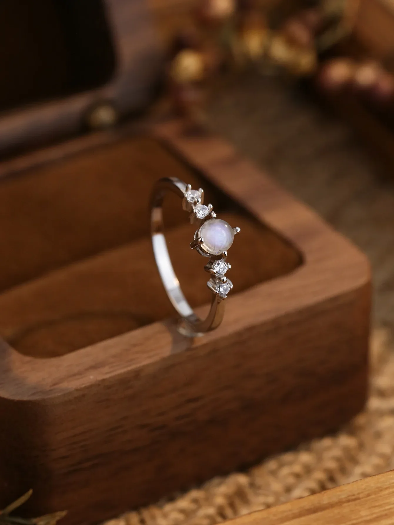 

Женское кольцо из серебра 100% пробы с каплями, лунным камнем и цирконом, милый стиль для внесения предложения