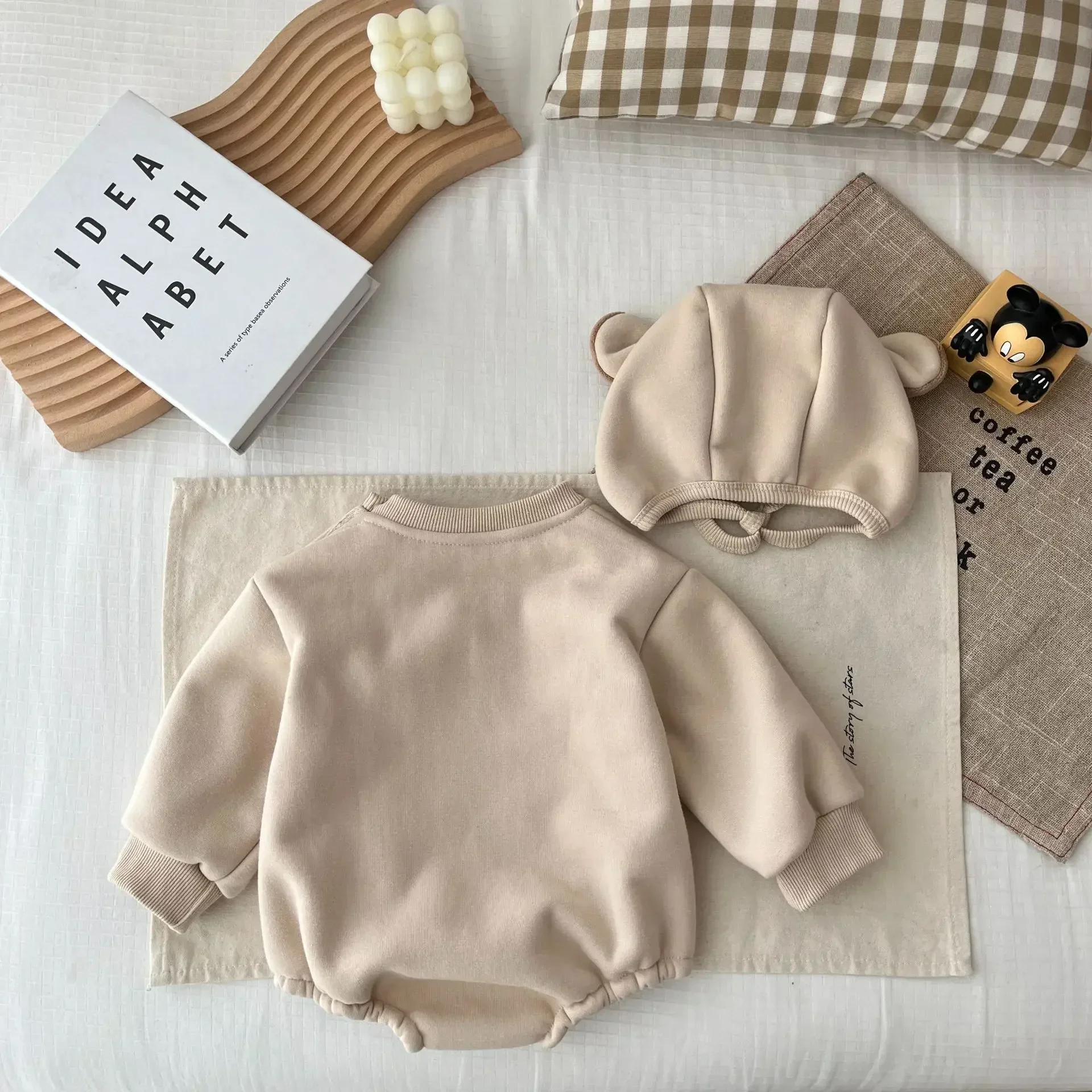 2023 Winter New in Infant Baby Girls Boys Cartoon Bear Bodysuits - Toddler Full Sleeve Thick Plush Warm Jumpsuits , Gift Hat
2023 Winter New in Infant Baby Girls Boys Cartoon Bear Bodysuits - Toddler Full Sleeve Thick Plush Warm Jumpsuits , Gift Hat