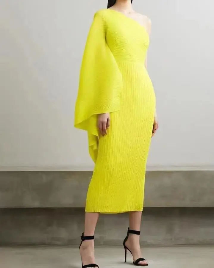 Changpleat Evening dress women Miyake Pleated Fashion Design Solid Off the Shoulder High Strecth Slim Female Dresses Tide
Changpleat Evening dress women Miyake Pleated Fashion Design Solid Off the Shoulder High Strecth Slim Female Dresses Tide