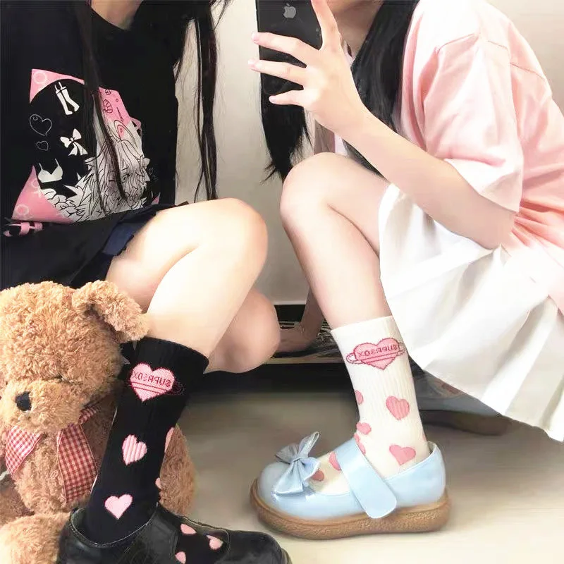 Cute Love Heart Women Socks Middle Tube New Fashion Black White Style Jk Girls Cotton Sock Princess Style Harajuku Socks
Cute Love Heart Women Socks Middle Tube New Fashion Black White Style Jk Girls Cotton Sock Princess Style Harajuku Socks