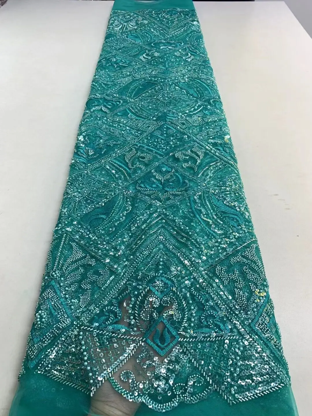 African Net Lace Fabric High Quality ZH-1226922 with beads and Sequines French Mesh Lace Fabric For Wedding Party Dress
African Net Lace Fabric High Quality ZH-1226922 with beads and Sequines French Mesh Lace Fabric For Wedding Party Dress
