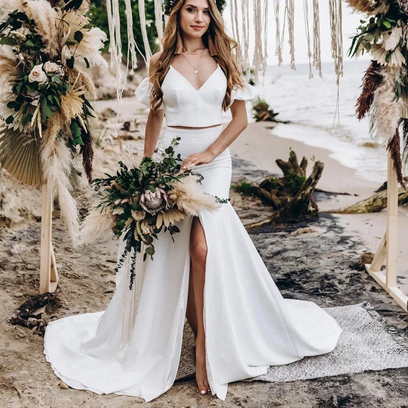 Wholesale Sexy Two Pieces Satin Wedding Dresses V Neck 2023 Spaghetti Straps Beach High Split Mermaid Simple Bridal Gowns
Wholesale Sexy Two Pieces Satin Wedding Dresses V Neck 2023 Spaghetti Straps Beach High Split Mermaid Simple Bridal Gowns