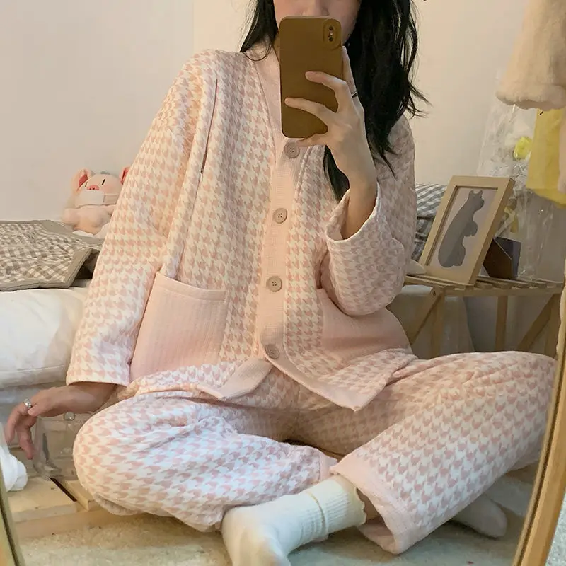 Space Wadding Confinement Clothes for Spring Autumn Postpartum Breastfeeding Pregnant Women Thick Pajamas Maternity Clothes
Space Wadding Confinement Clothes for Spring Autumn Postpartum Breastfeeding Pregnant Women Thick Pajamas Maternity Clothes