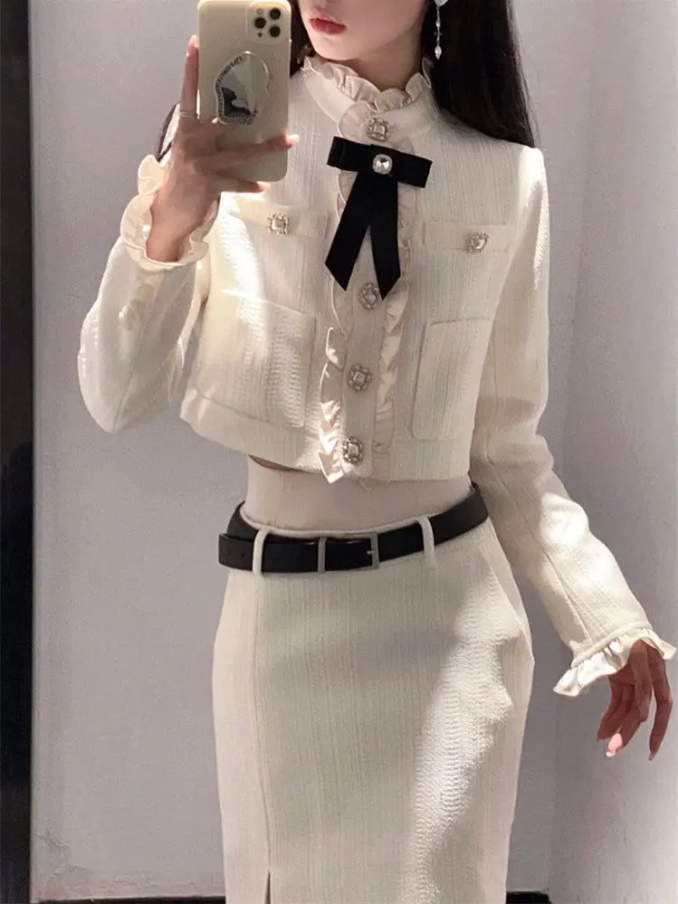 High-end French Style Women's Elegant Suit Coat Spring and Autumn New Temperament Socialite Lady Half-length Skirt Two-piece Set
High-end French Style Women's Elegant Suit Coat Spring and Autumn New Temperament Socialite Lady Half-length Skirt Two-piece Set