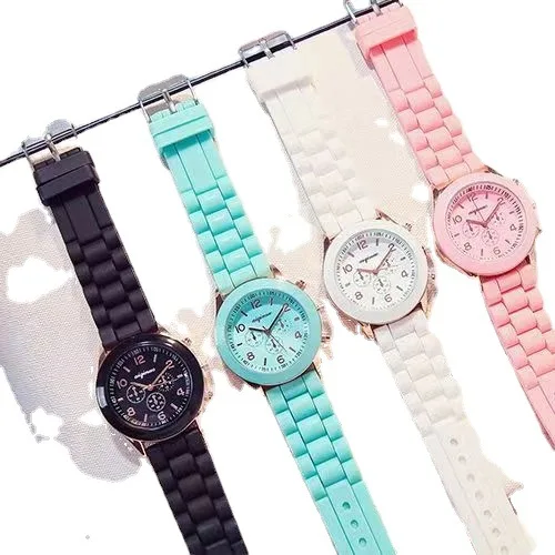 New Fashion Women Men Quartz Watch Mens Women Watches Luxury Classic Retro Big diamond Wristwatches
New Fashion Women Men Quartz Watch Mens Women Watches Luxury Classic Retro Big diamond Wristwatches