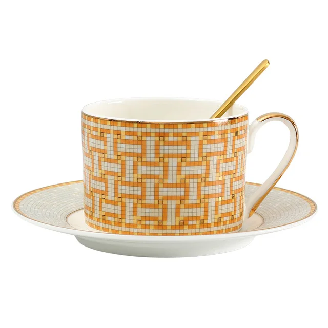 Luxury Coffee Cup Set Bone China Tea Cups and Saucer Sets Ceramic Mugs Fine Porcelain Wedding Decoration Drinkware Free Shippin
Luxury Coffee Cup Set Bone China Tea Cups and Saucer Sets Ceramic Mugs Fine Porcelain Wedding Decoration Drinkware Free Shippin