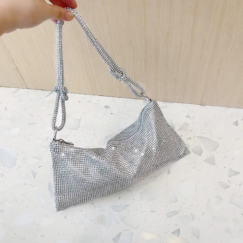 Small Bag Sliver Handheld Diamond Underarm Bag Portable Banquet Shoulder Bag Festival Gift For Girlfriend High Quality
Small Bag Sliver Handheld Diamond Underarm Bag Portable Banquet Shoulder Bag Festival Gift For Girlfriend High Quality