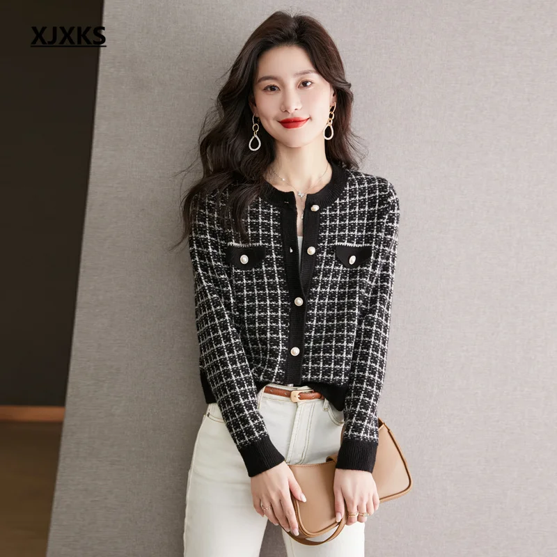 XJXKS Single-breasted Short Cardigan Women's Sweaters Coat 2023 Autumn Winter New Comfortable Wool Knitwears Jacket
XJXKS Single-breasted Short Cardigan Women's Sweaters Coat 2023 Autumn Winter New Comfortable Wool Knitwears Jacket