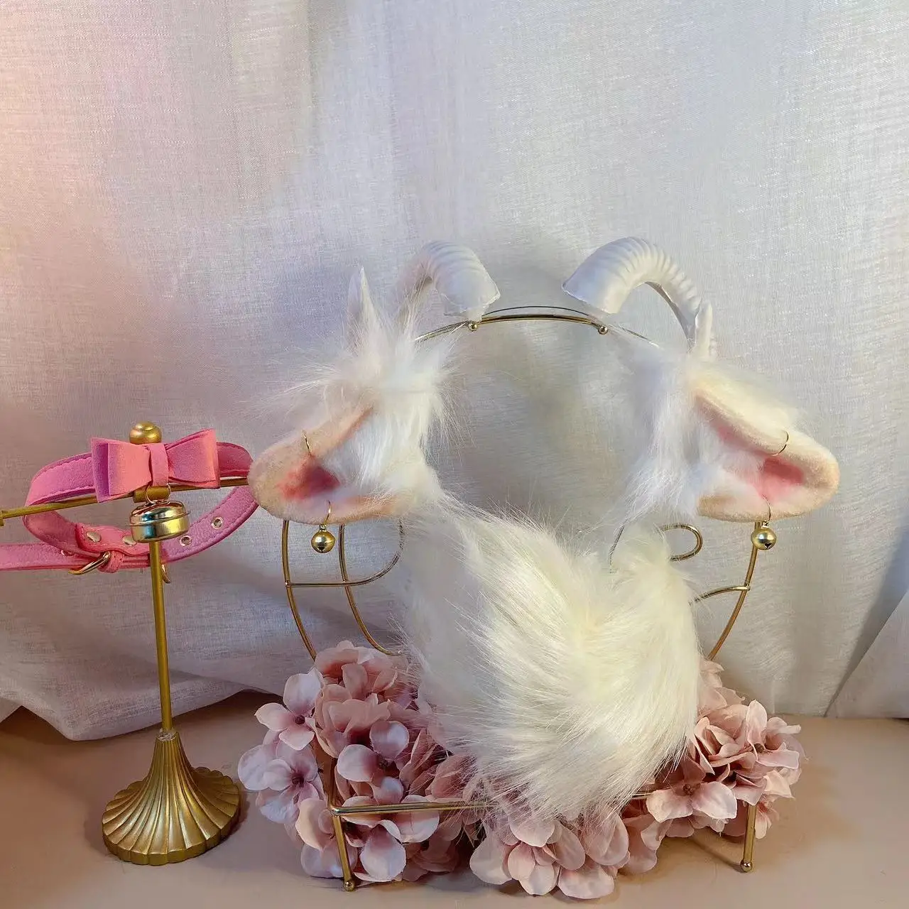 Beige Sheep Ears Cosplay Prop Wonderful Tails Props for Halloween Fancy Party Accessories
Beige Sheep Ears Cosplay Prop Wonderful Tails Props for Halloween Fancy Party Accessories