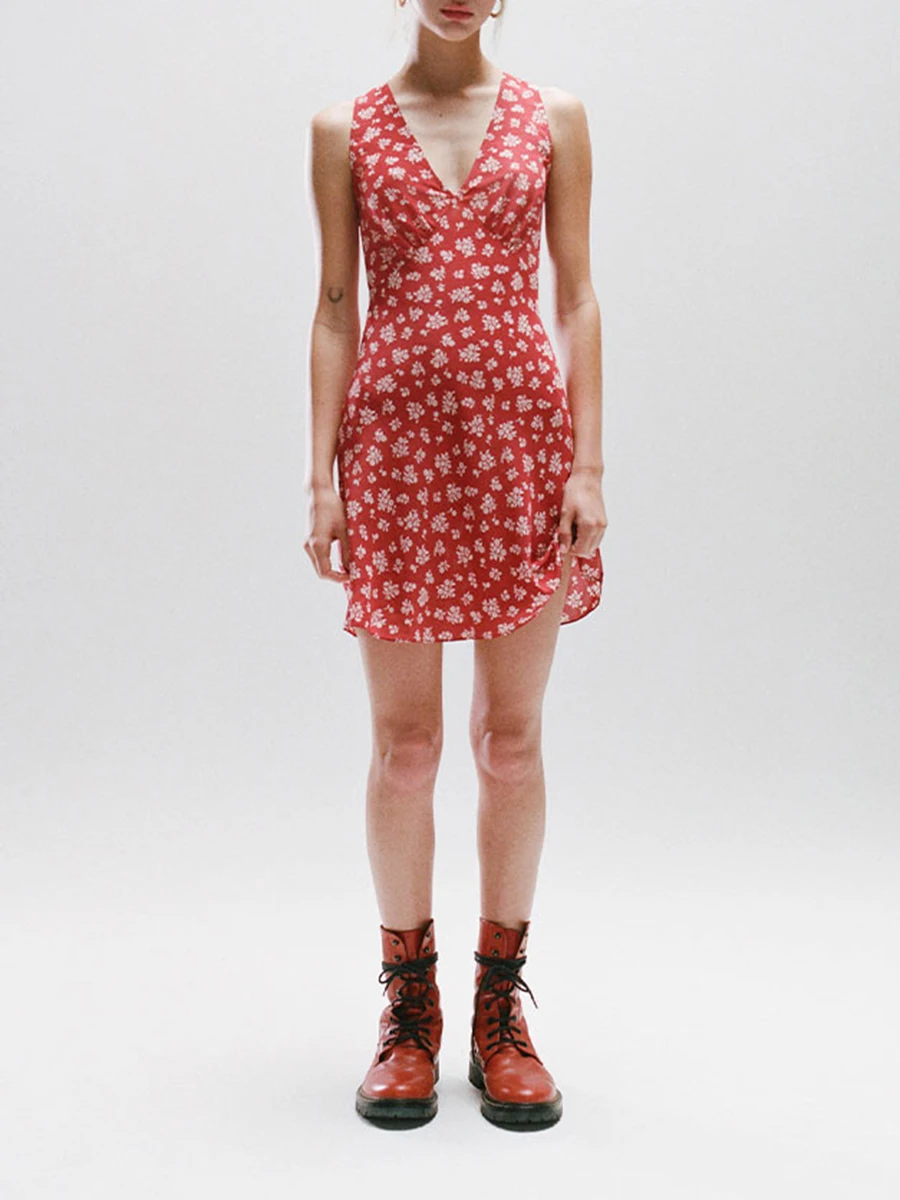 Women Sleeveless Low Cut Mini Dress Backless Floral Deep V Neck A-Line Short Dress Y2K Flower Bodycon Sundress
Women Sleeveless Low Cut Mini Dress Backless Floral Deep V Neck A-Line Short Dress Y2K Flower Bodycon Sundress