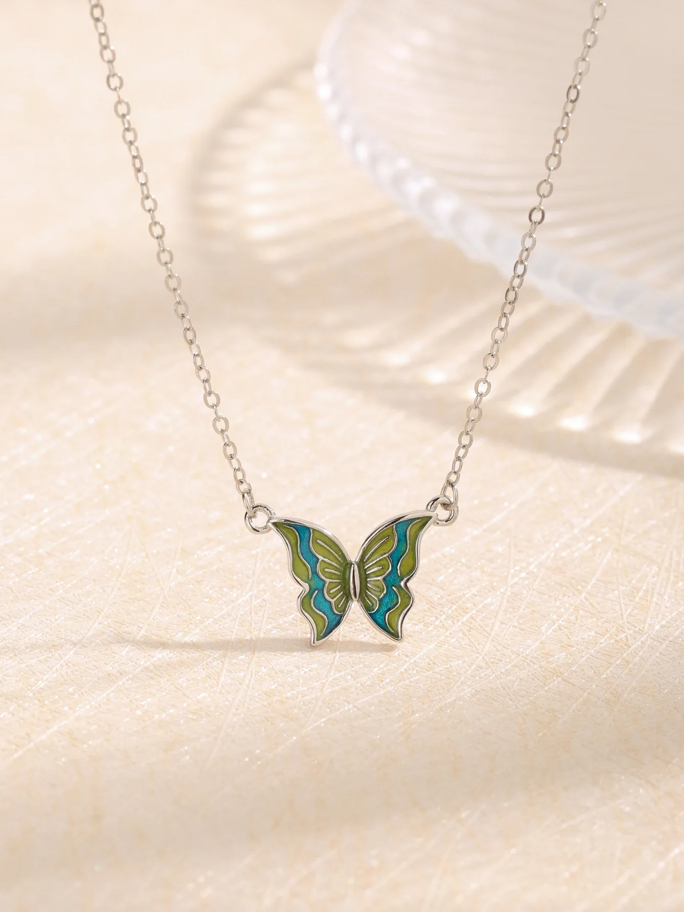 Pure 925 Silver Women's Blue Green Butterfly Pendant Necklace with Clear Texture,Hyperbole Style for Birthday Party or as Gift
Pure 925 Silver Women's Blue Green Butterfly Pendant Necklace with Clear Texture,Hyperbole Style for Birthday Party or as Gift