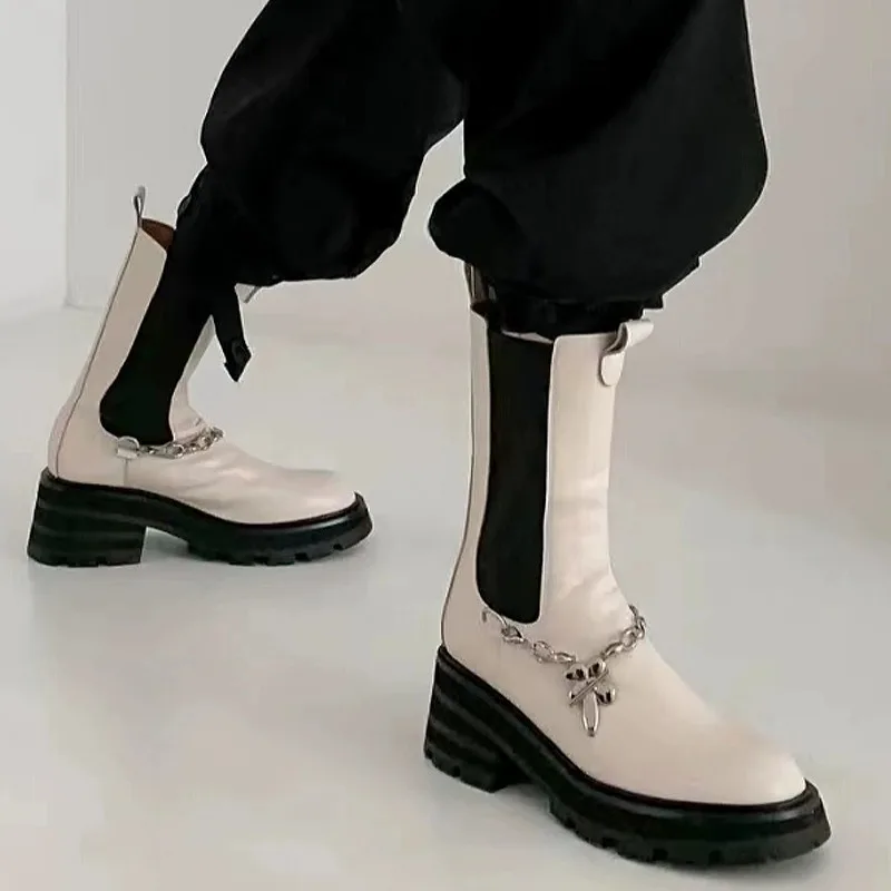 

Metal Chain Embellished Chelsea Boots British Style Round Toe Solid Color Elastic Botines Chunk Heel Mid Heel Short Sleeve Boats