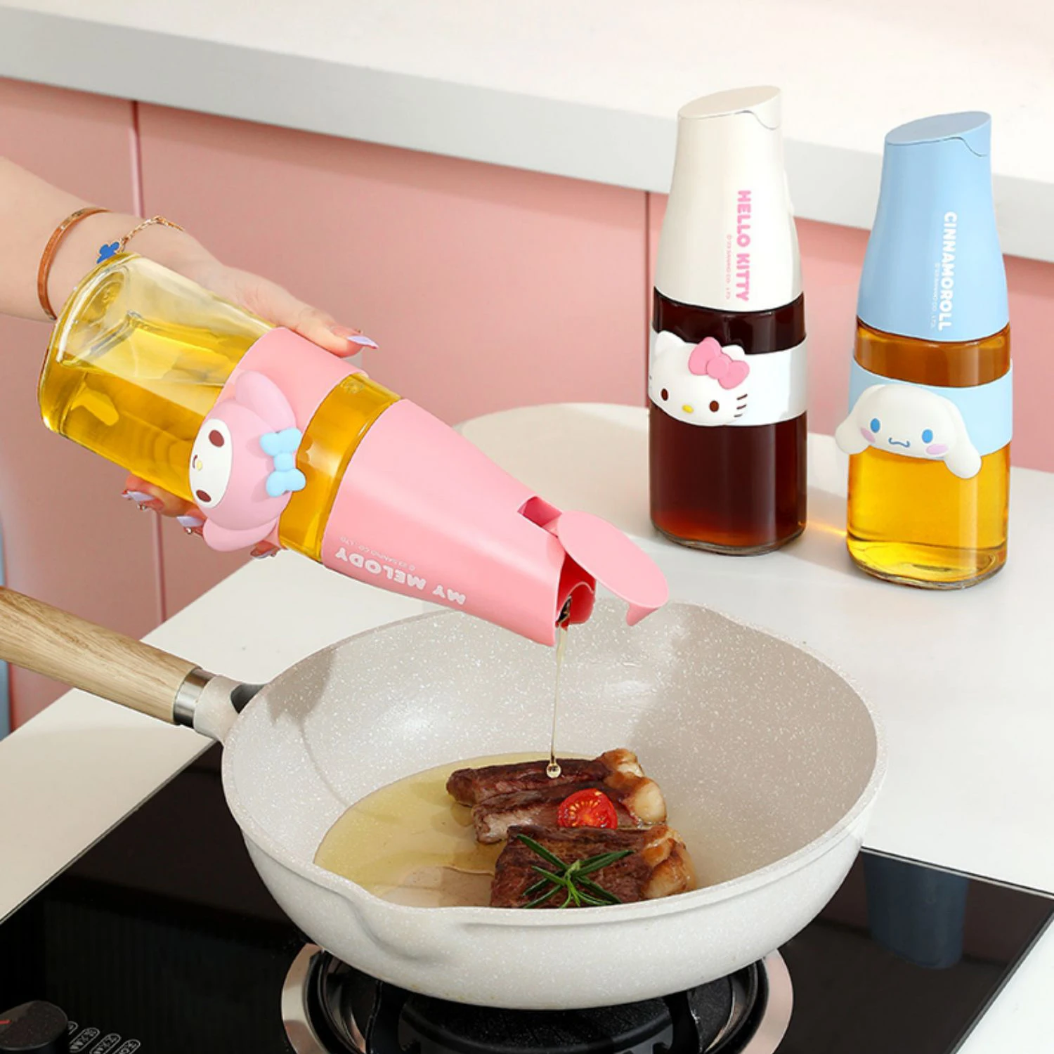 500ML Sanrios Cinnamoroll Mymelody Cartoon Glass Oil Bottle Automatic Opening Vegetable Oil Pot kawaii Vinegar Sauce Dispenser
500ML Sanrios Cinnamoroll Mymelody Cartoon Glass Oil Bottle Automatic Opening Vegetable Oil Pot kawaii Vinegar Sauce Dispenser