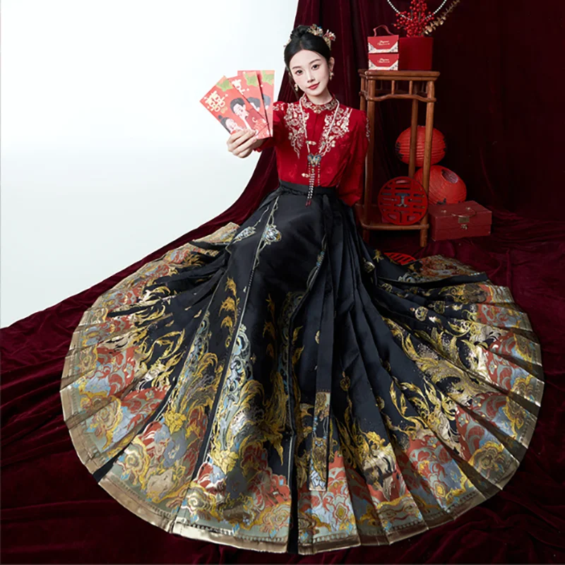 

Ming Dynasty Hanfu Horse Face Skirt Women Spring Pleats Skirt Chinese Style Embroidery Weaving Gold Black Hanfu Skirt Red Shirt