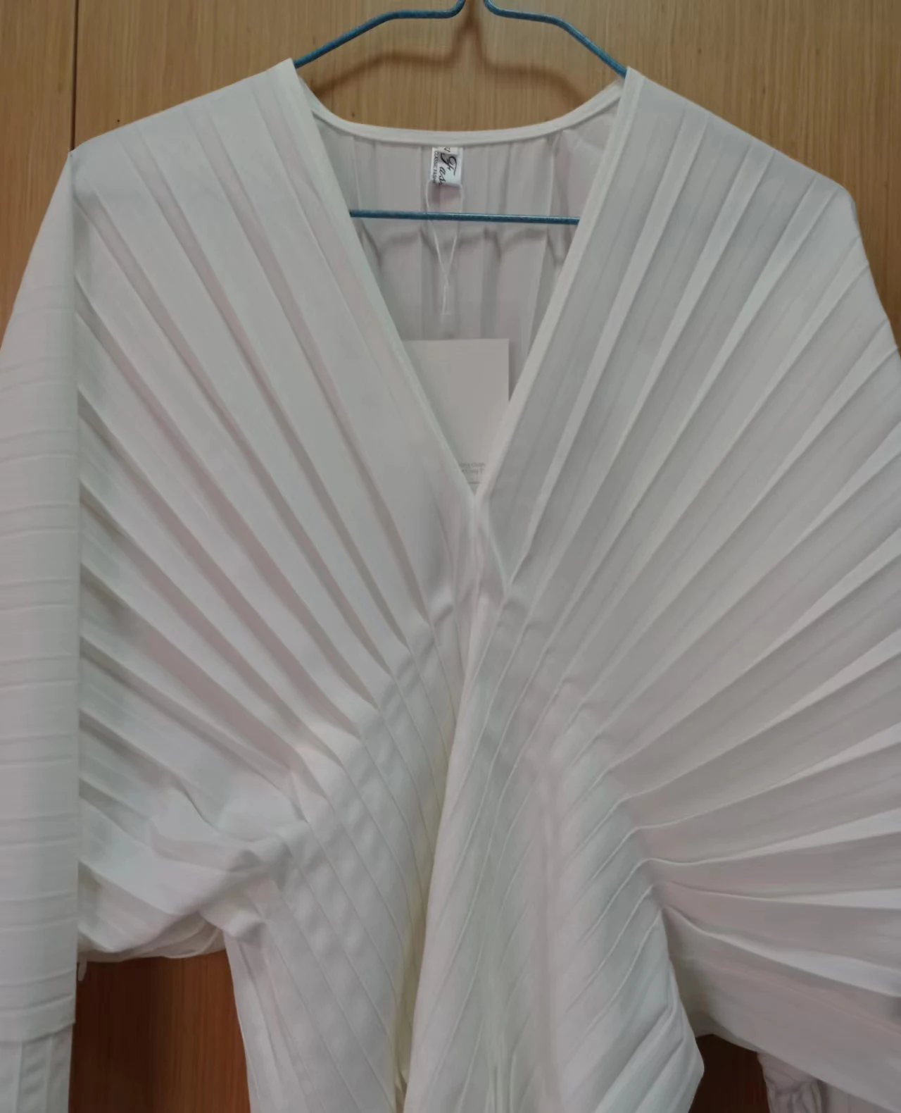 Elegant Women Loose White V-Neck Pleated Shirts Female Lantern Full Sleeve Tops Blouses Casual Blusas Spring Summer 6 Mallzona Sffef05ec48ce4408a68b0ef9eeaede7bT Elegant Women Loose White V-Neck Pleated Shirts Female Lantern Full Sleeve Tops Blouses Casual Blusas Spring Summer Mallzona
