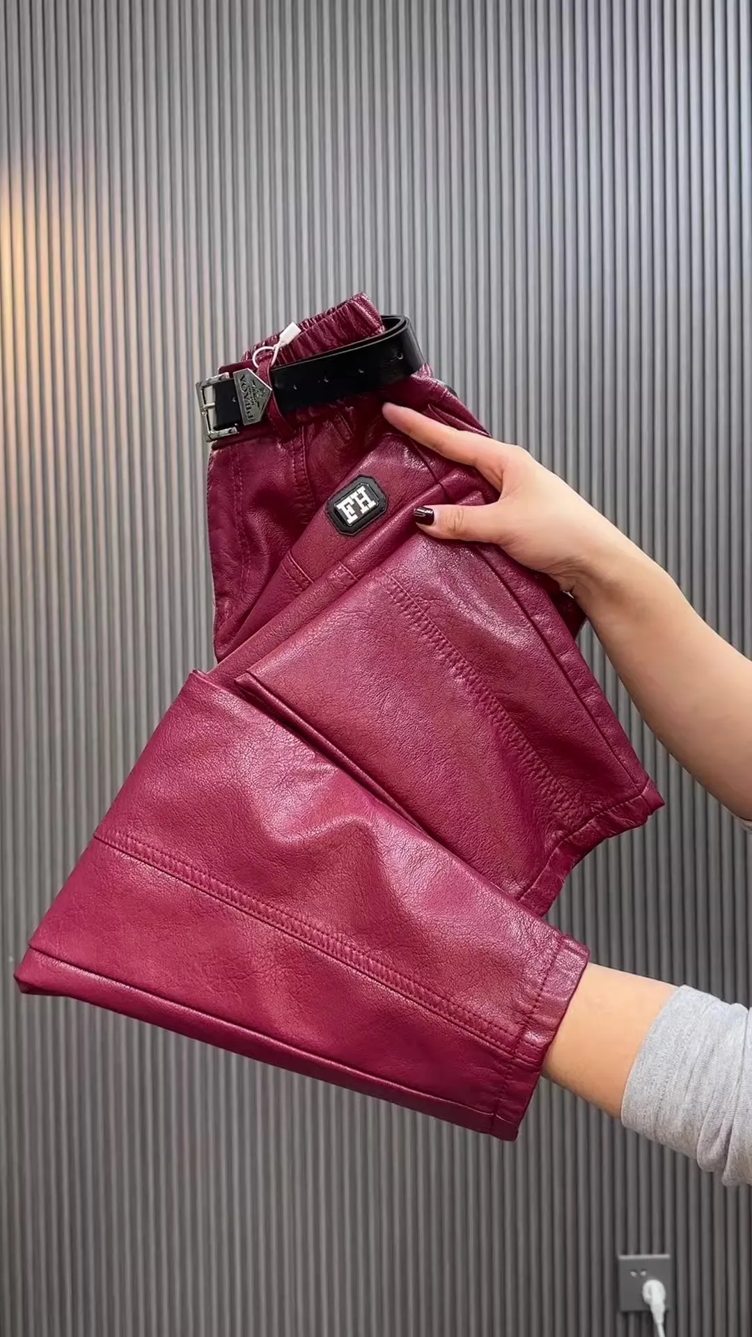 Fashion Y2k Leather Pants High Quality PU Casual Straight Leg Pant Loose Slimming Plus Size Highs Waist Haren Trousers Women 37 Sfff49401e1f0405a8b48d957c6eb5cc5H