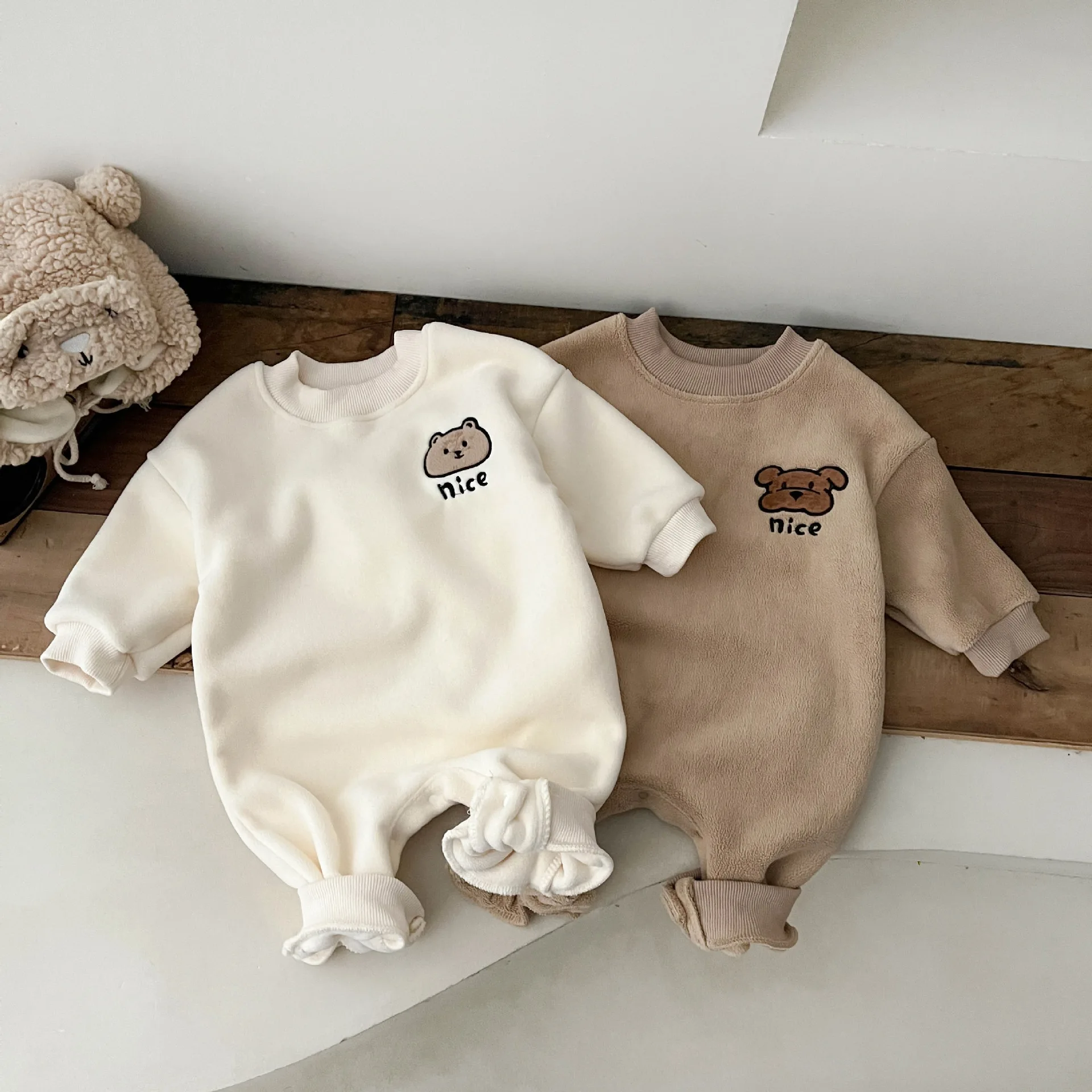 Baby Jumpsuit Autumn Winter Ins Plush Thick Cute Warm Cratoon Loose Infant Boys Rompers Plus Velvet Toddler Boys Outfits
Baby Jumpsuit Autumn Winter Ins Plush Thick Cute Warm Cratoon Loose Infant Boys Rompers Plus Velvet Toddler Boys Outfits