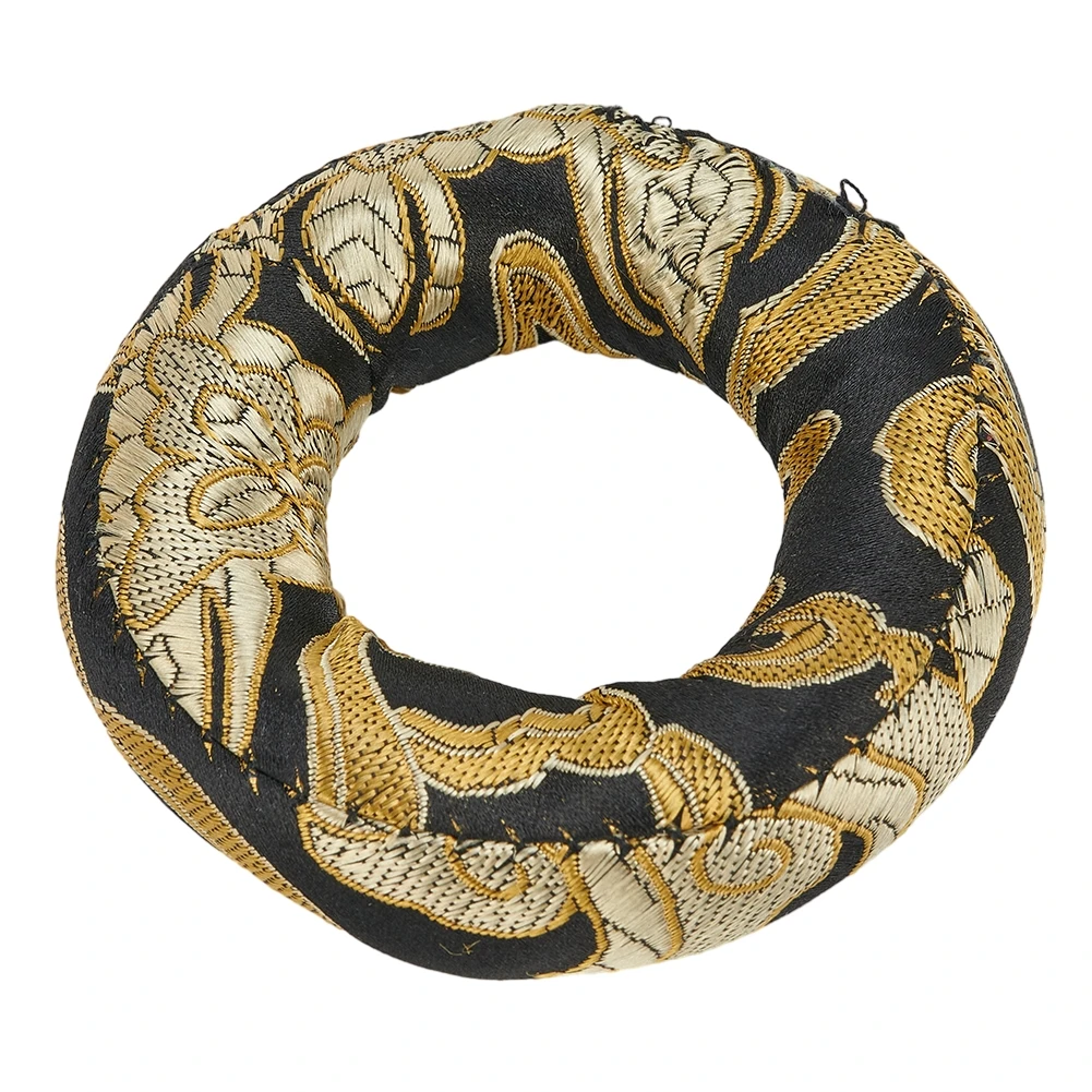 Bowl Cushion Eulogy Bowl Musical Instruments Buddhist Equipment Nepalese Hand-embroidered Sound Bowl Bottom Mat
Bowl Cushion Eulogy Bowl Musical Instruments Buddhist Equipment Nepalese Hand-embroidered Sound Bowl Bottom Mat