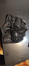 Totalmente de piel perforada de fibra de carbono de la motocicleta guantes de motocicleta de carretera en guantes transpirable hombres Motocross guantes