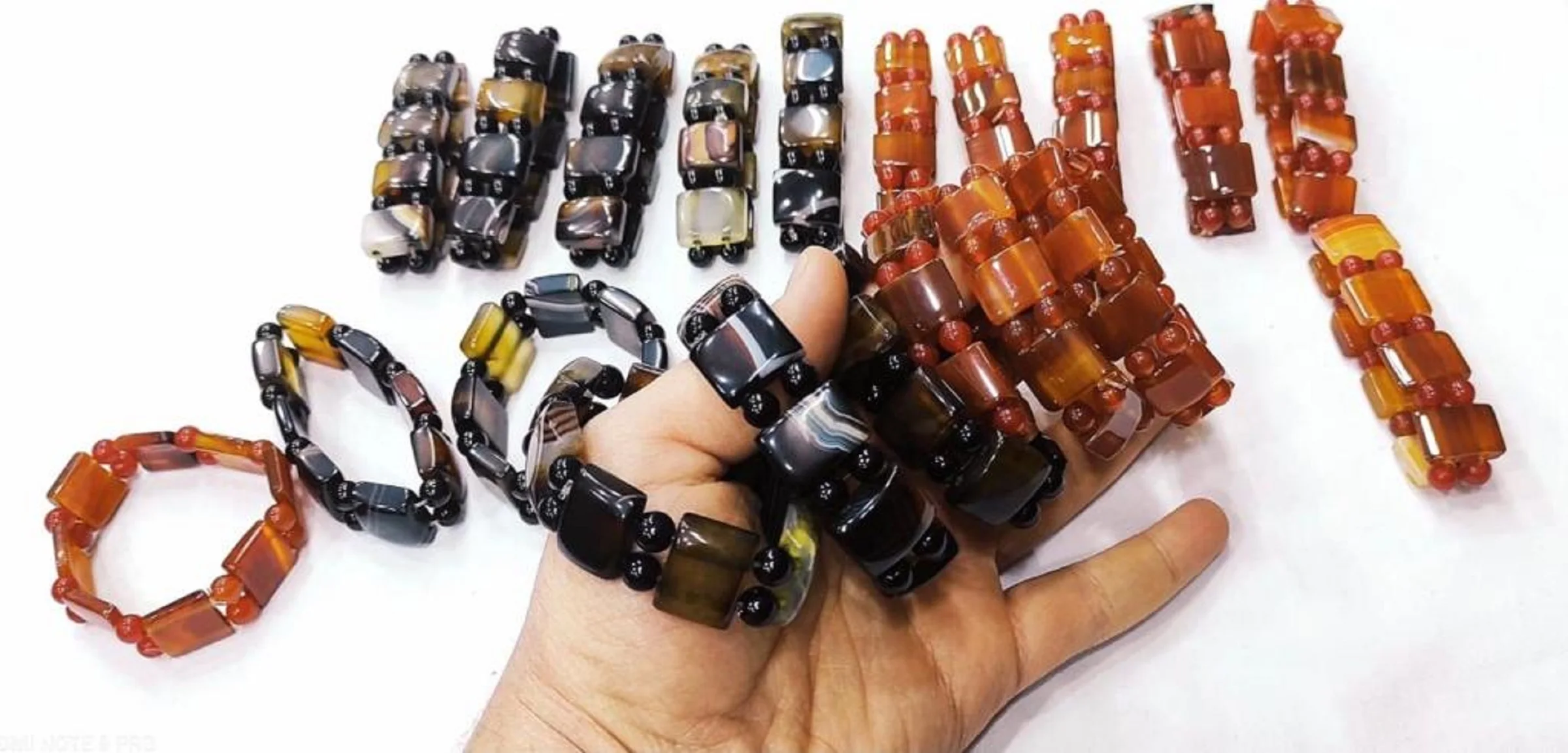 Natural Cornelian Agate Stone Bracelet Women Men Unisex Colorful Wide Bracelet 2022 Fasion
Natural Cornelian Agate Stone Bracelet Women Men Unisex Colorful Wide Bracelet 2022 Fasion