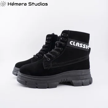 Slippers female with cords black sneakers with light and comfortable platform Sneakers fashion
Slippers female with cords black sneakers with light and comfortable platform Sneakers fashion